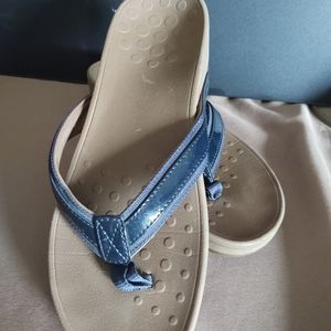 Vionic orthotic toe-post, slip on, wedge, Flip flops Navy 9